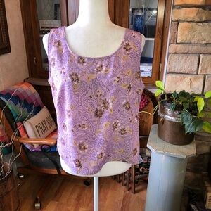 SAG HARBOR SIZE 12 PURPLE SLEEVELESS TOP WITH FLORAL PRINT SMALL SIDE SPLIT HEM